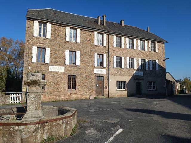 Immeuble commercial Salles Curan 440m² Salles Curan