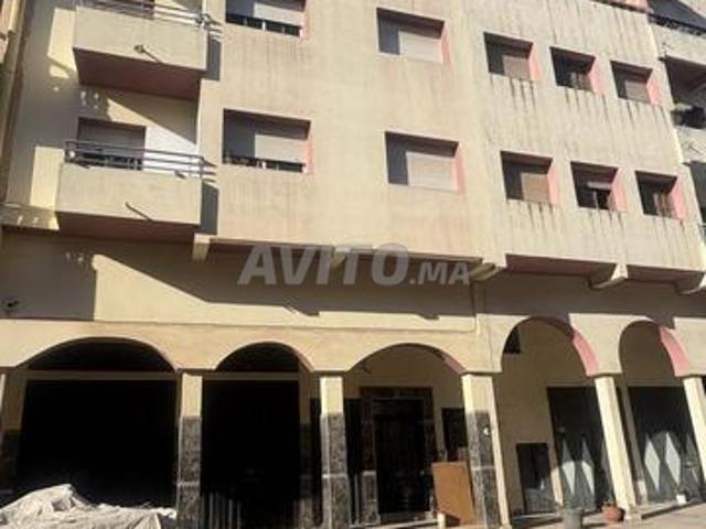 Immeuble complet à vendre 3 appartements magasin