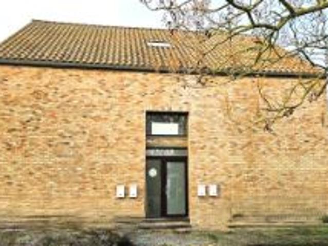 Immeuble comprenant 4 appartements et 1 grenier aménageable