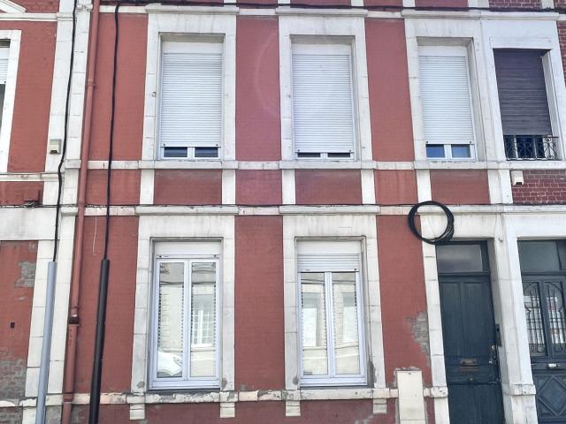 Immeuble comprenant 4 logements rénovés