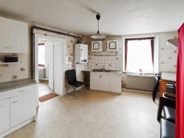 IMMEUBLE de 4 appartements de 306 m² à Bruyères