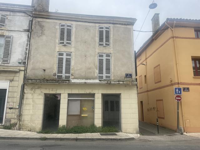 IMMEUBLE de 4 appartements en centre ville à rénover