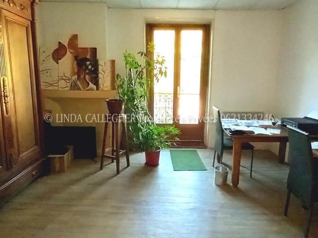 Immeuble de 7 appartements libres 466m2