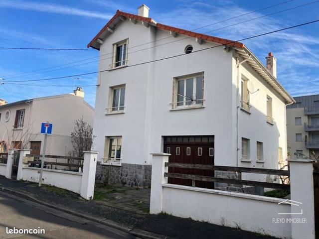 Immeuble de 3 appartements ou maison d'habitation