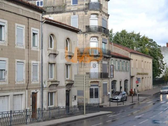 Immeuble DE Ville Avec Appartements ET Commerce