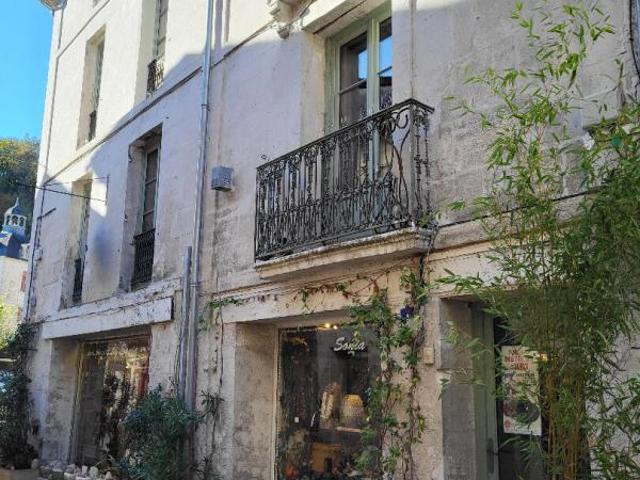 IMMEUBLE DE CARACTERE