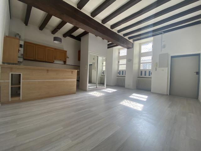 IMMEUBLE DE CARACTERE