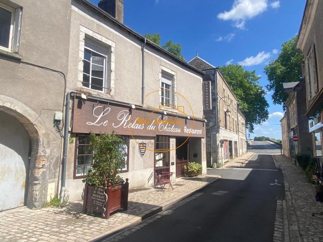 Immeuble de caractère à usage mixte dans le quartier historique