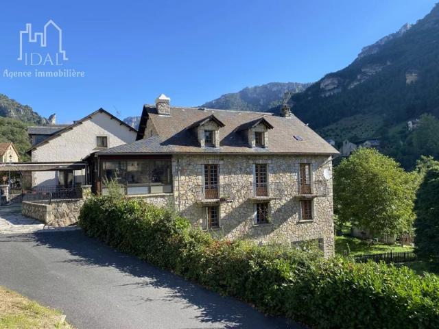 Immeuble de caractère avec accès direct au Tarn – Fort potentiel touristique !
