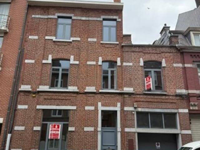 Immeuble de caractère idéalement situé au coeur de Charleroi