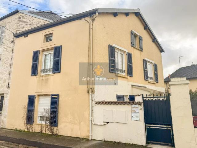 Immeuble de deux appartements meublés 64m² Chaumont