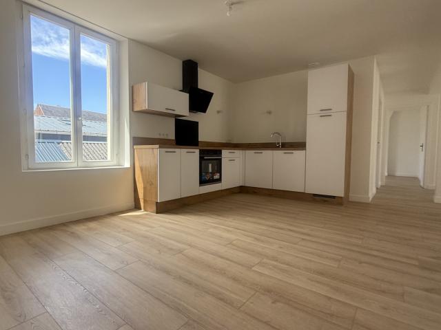 Immeuble de quatre appartements avec ascenseur