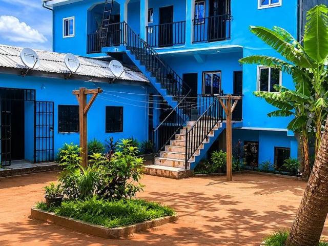 Immeuble de rapport + maison moderne à vendre à Yaoundé Quartier Monti