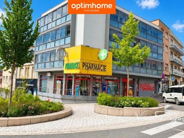 Immeuble de rapport mixte avec pharmacie et 6 appartements