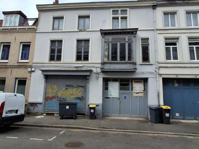 IMMEUBLE DE RAPPORT À FORT POTENTIEL LILLE FIVES PLUS DE 750 M2 EXPLOITABLES JUSQU'À 11 PLACES DE PARKIN