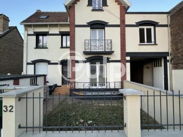 Immeuble de rapport à vendre à annay