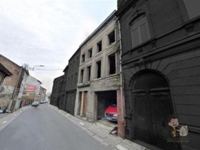 Immeuble de rapport à vendre à Gosselies 6041