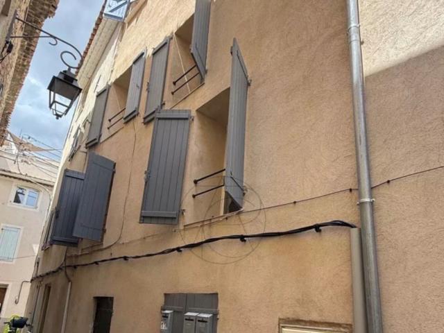 IMMEUBLE DE RAPPORT CENTRE VILLE DE TRETS RENTABILITE 8% 3 pièces, 75 m²