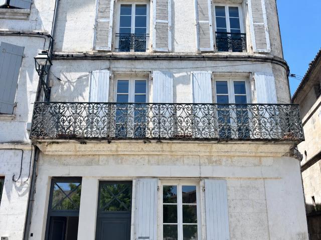 IMMEUBLE DE RAPPORT CENTRE ANGOULÊME 148 m2