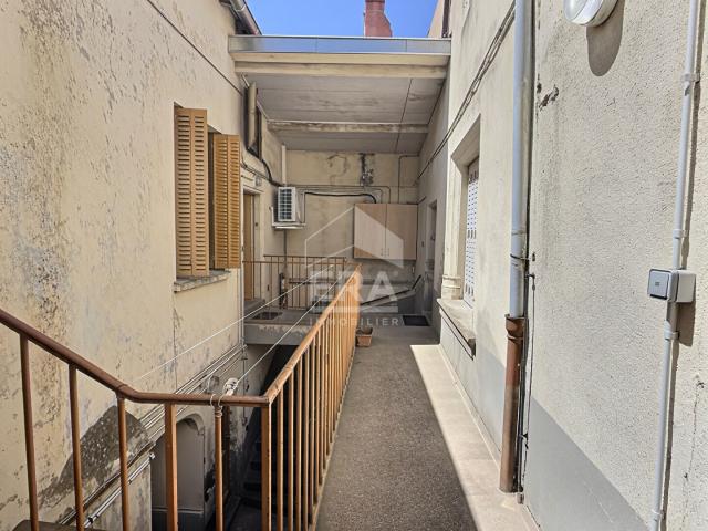 Immeuble de rapport Centre historique de Montferrand Immeuble 5 logements, cour et jardin