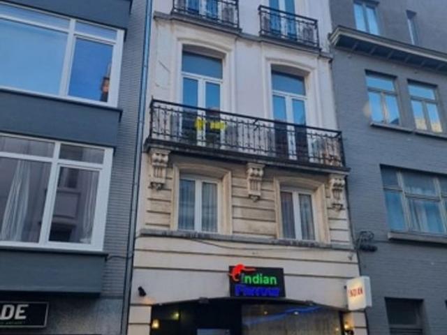 Immeuble de Rapport: Commerce + 3 logements en ordre Urban