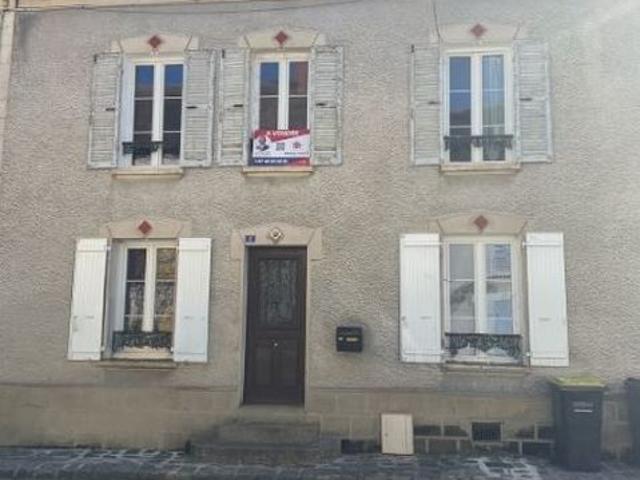 Immeuble de rapport composé de 2 studios et 1 F3