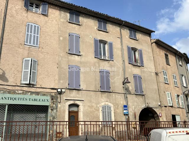 Immeuble de rapport composé de 5 logements pour une surface totale de 236m²