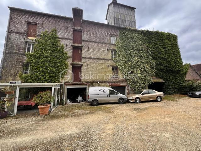Immeuble de rapport de 540 m2 et son entrepôt de 547 m2 à Sempigny 60400