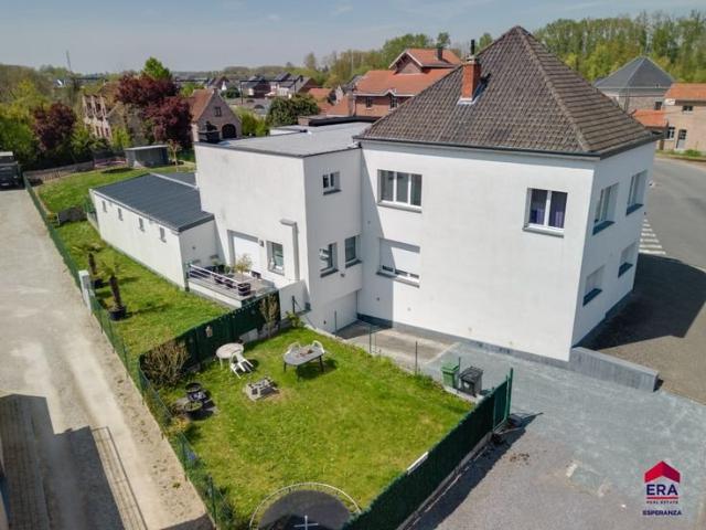 Immeuble de rapport en excellent état de 3 appartements