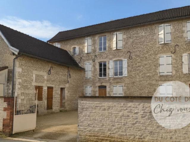 Immeuble de rapport en pierre 7 appartements T2 loués 1