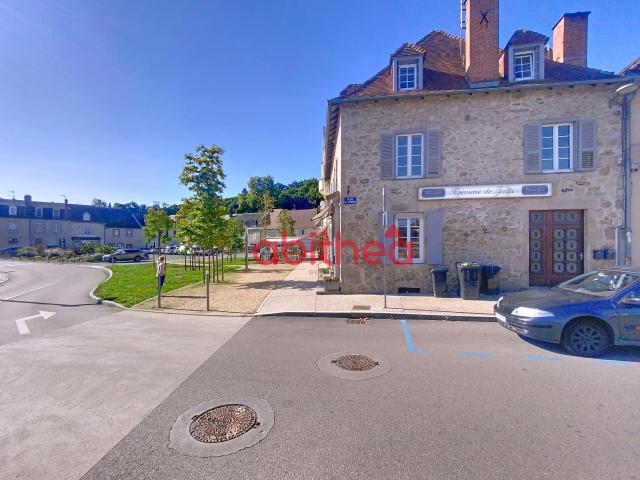 Immeuble de rapport en pierres, à Nexon