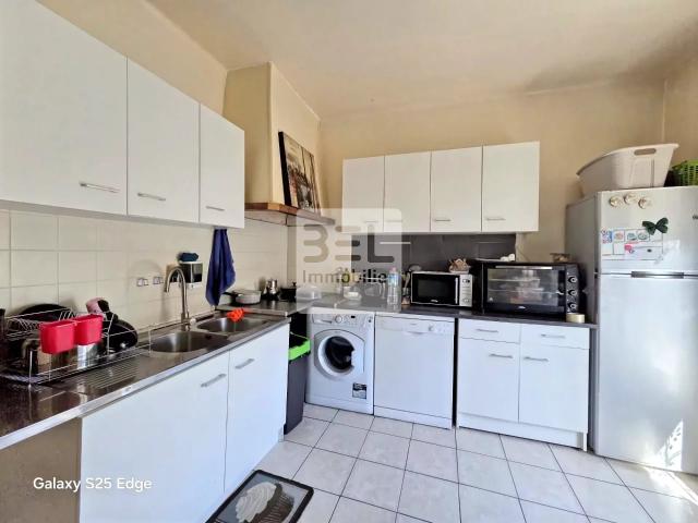 Immeuble de rapport environ 10.10% de rentabilité 197m² Laudun l'Ardoise
