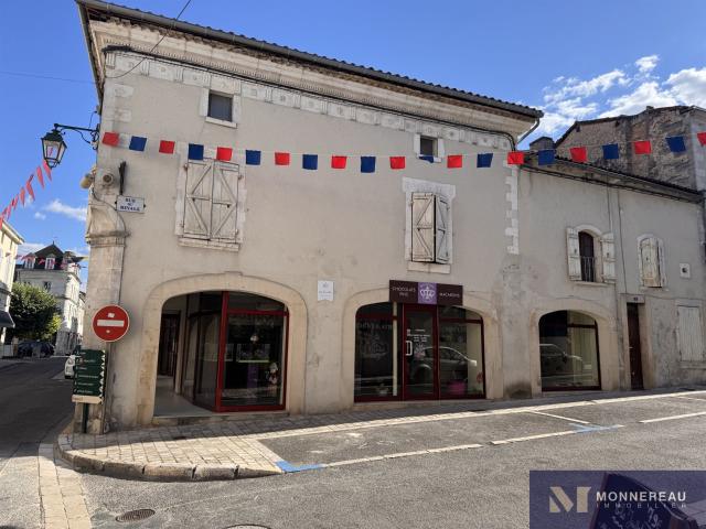 Immeuble De Rapport 210m² Barbezieux Saint Hilaire