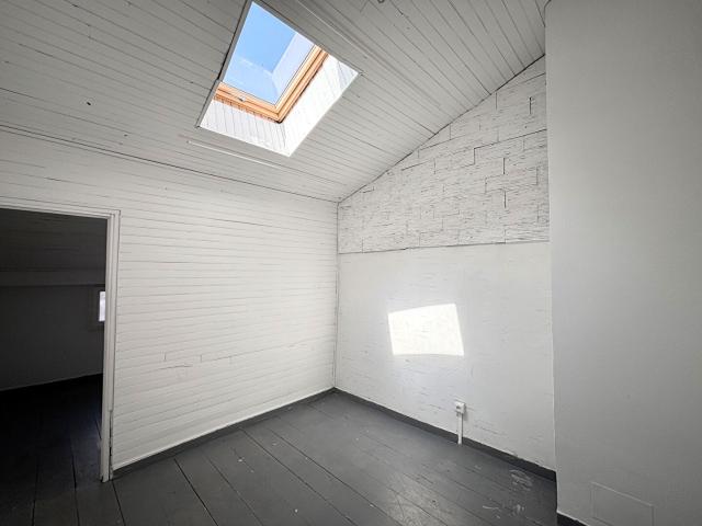 IMMEUBLE DE RAPPORT 2 APP 120M2 + LOCAL COMMERCIAL 100M2