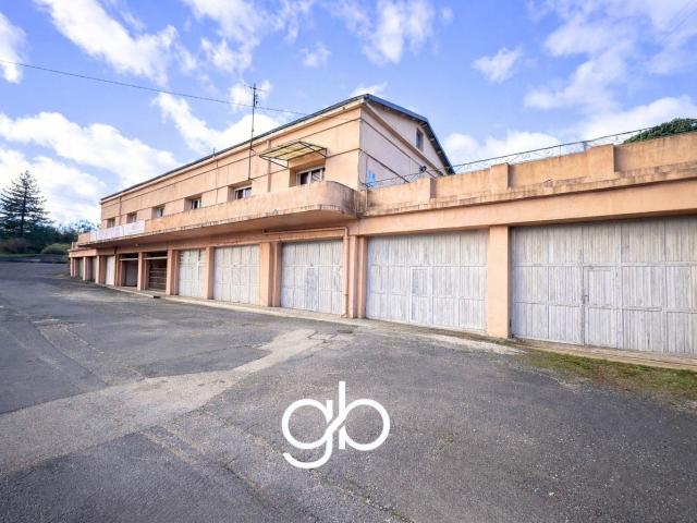 IMMEUBLE DE RAPPORT 2 T4 + 7 GARAGES LE BOUSQUET D'ORB 34260