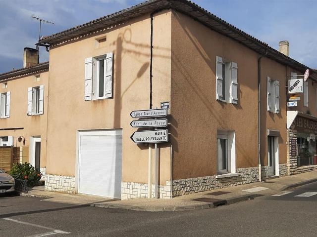 Immeuble de rapport, 3 logements et un local commercial 450m² Ruch