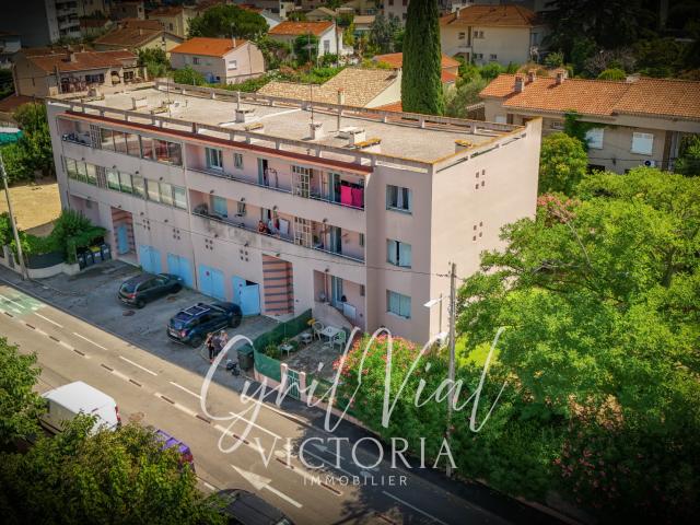 Immeuble de rapport 5 appartements et 5 garages La Seyne sur Mer