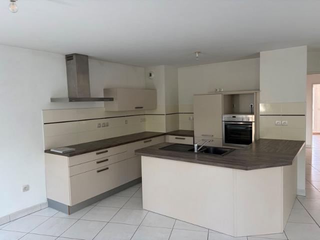 Appartement de standing / F3 / 79 m2 / Balcon / Ascenseur