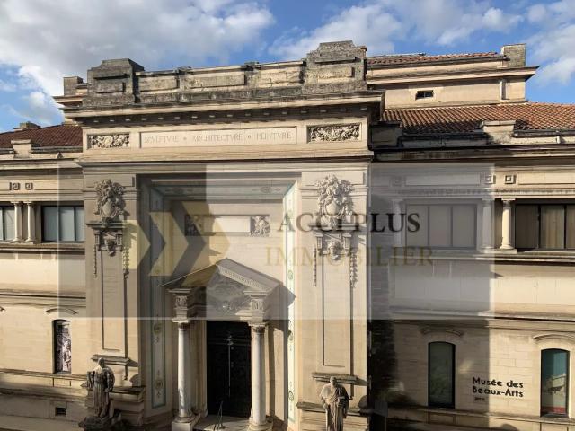 Immeuble de style haussmannien – Secteur Arènes / Musée des. 615m² Nîmes
