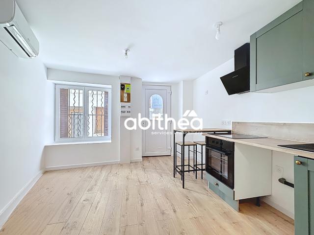 IMMEUBLE DEUX APPARTEMENTS 70 M2 CENTRE VILLE DE THEZAN LES BEZIERS RÉNOVÉ