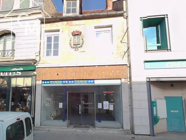 immeuble d'habitation et local commercial centre ST AMAND