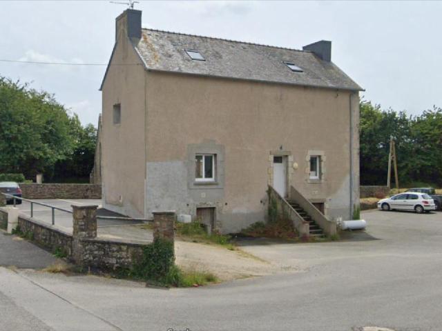 Immeuble en vente à Mellac, Bretagne, 337675€