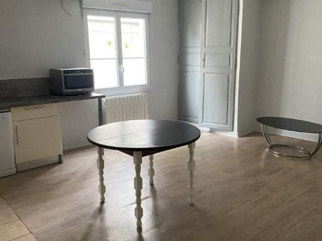 Immeuble en vente à Mondoubleau, Centre Val de Loire, 80000€