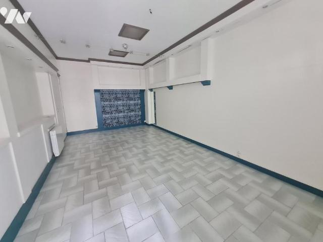 Immeuble en vente à Montoire sur le Loir, Centre Val de Loire, 95000€
