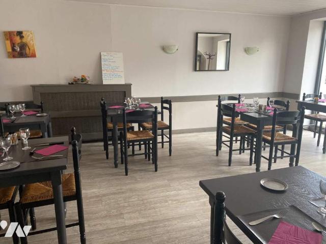 Immeuble en vente à Mordelles, Bretagne, 275000€