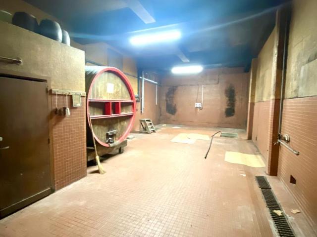 Immeuble en vente à Mouzillon, Pays de la Loire, 157440€