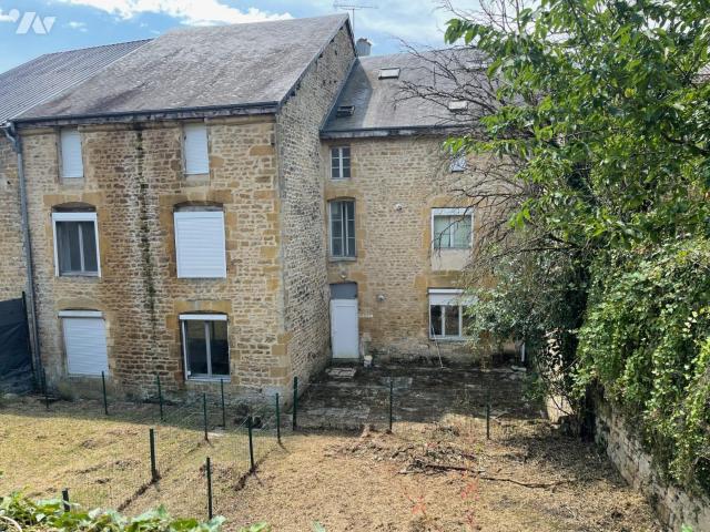 Immeuble en vente à Mouzon, Grand Est, 265000€