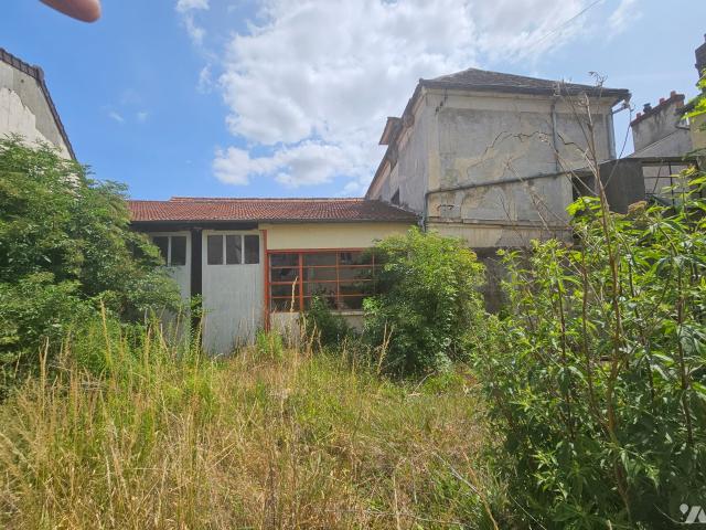 Immeuble en vente à Neauphle le Château, Île de France, 935000€