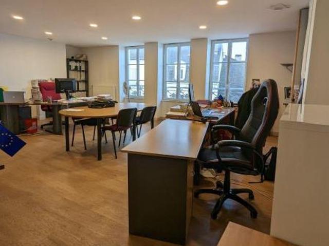 Immeuble en vente à Nogent le Rotrou, Centre Val de Loire, 540000€