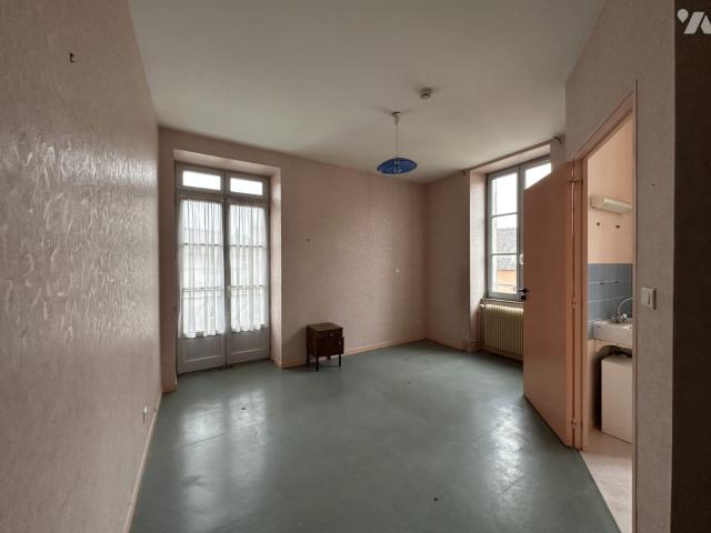 Immeuble en vente à Nolay, Bourgogne Franche Comté, 190800€
